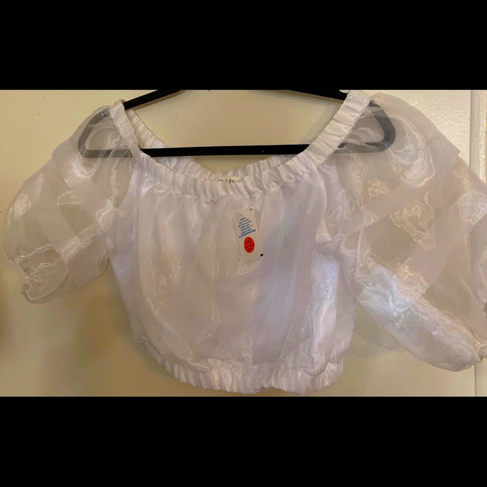 Elegant crop top blouse